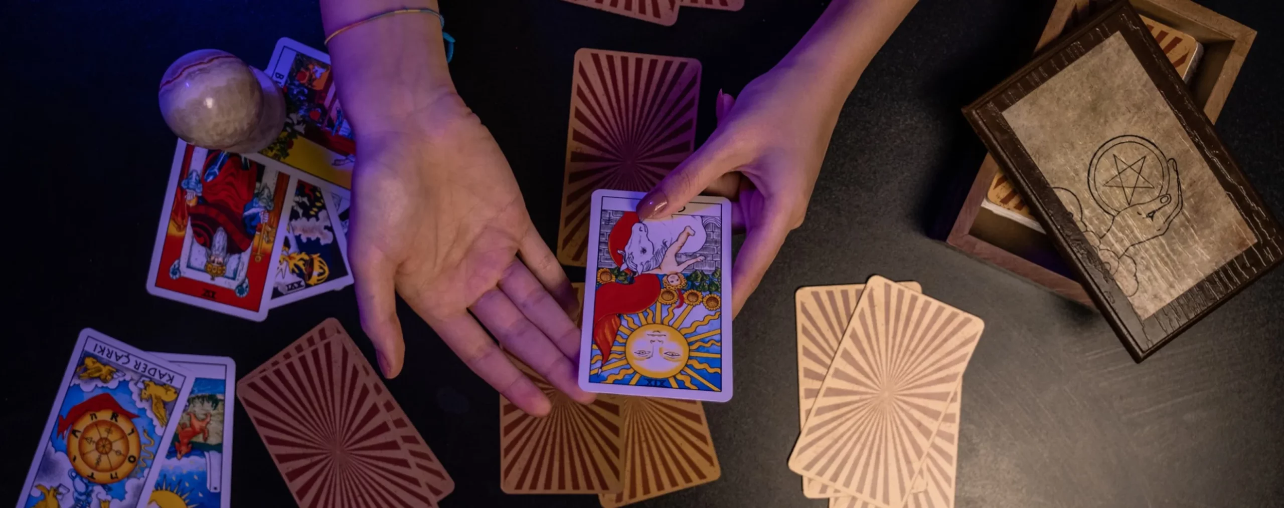 Tarotkarten legen in Luzern – Ein tiefer Blick in die Karten